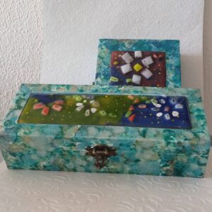 caja rectangular de madera tapa de esmalte