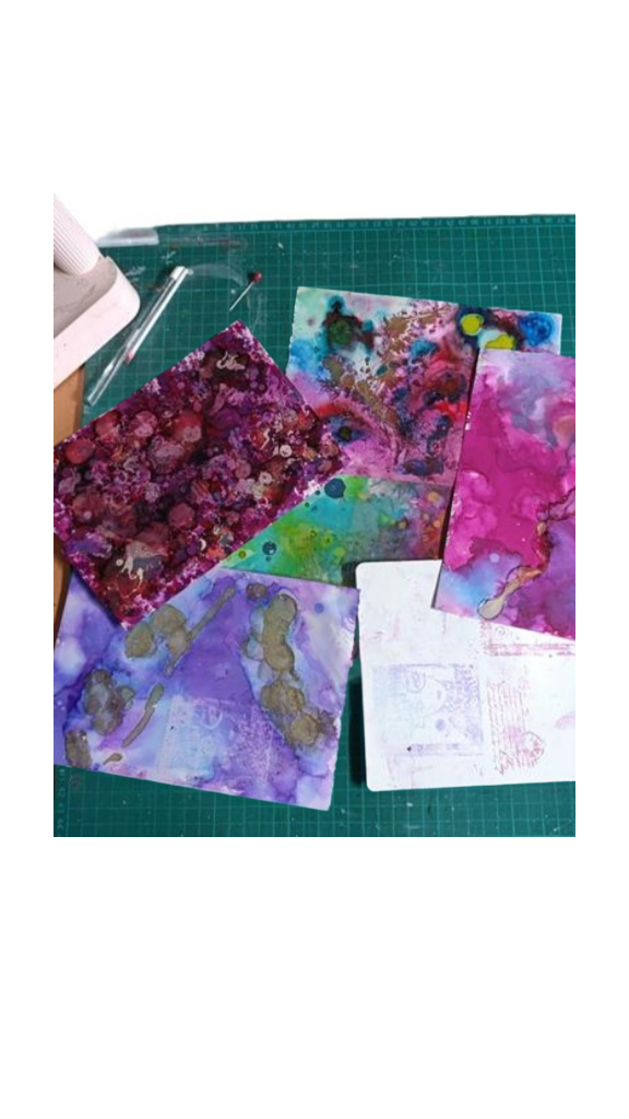 Páginas hechas con tintas al alcohol